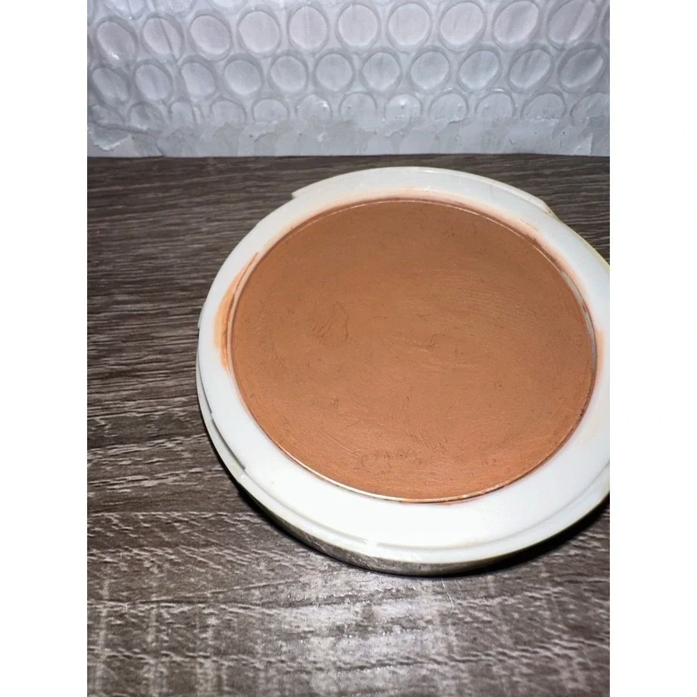 Benefit‎ cosmetics Some Kind Of Gorgeous Foundation deep